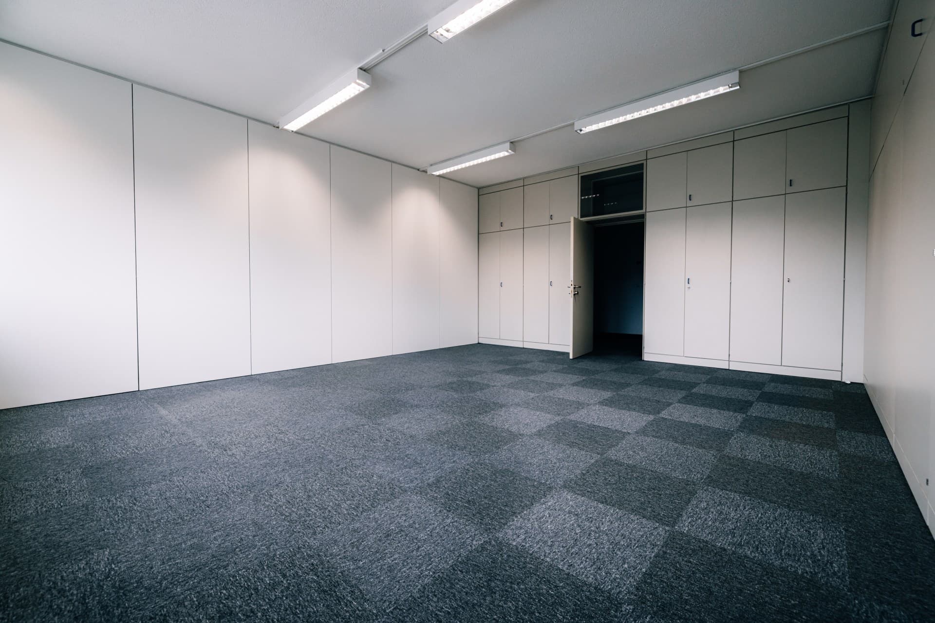 Helles, geräumiges Büro
